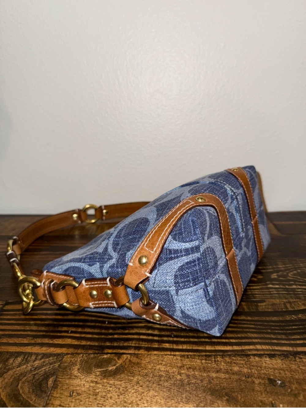 **RESERVED FOR jordy46** COACH SMALL BAG AND WRISTLET - Picture 6 of 16